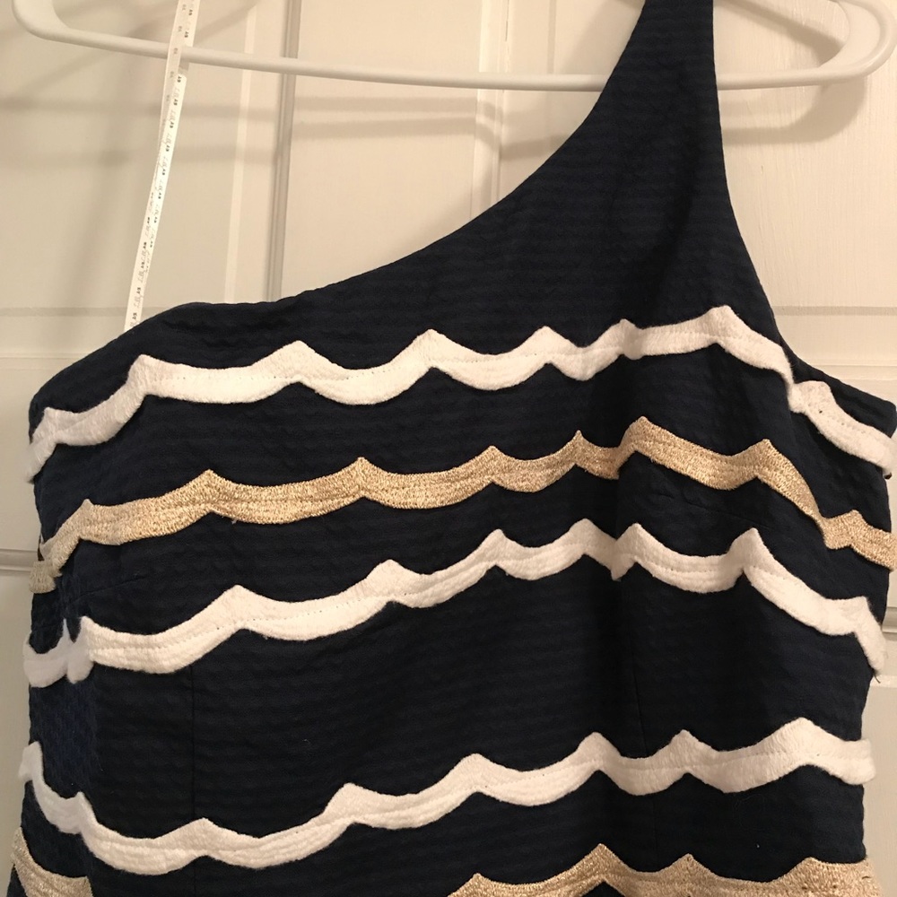 Lilly Pulitzer size 12, one shoulder dress